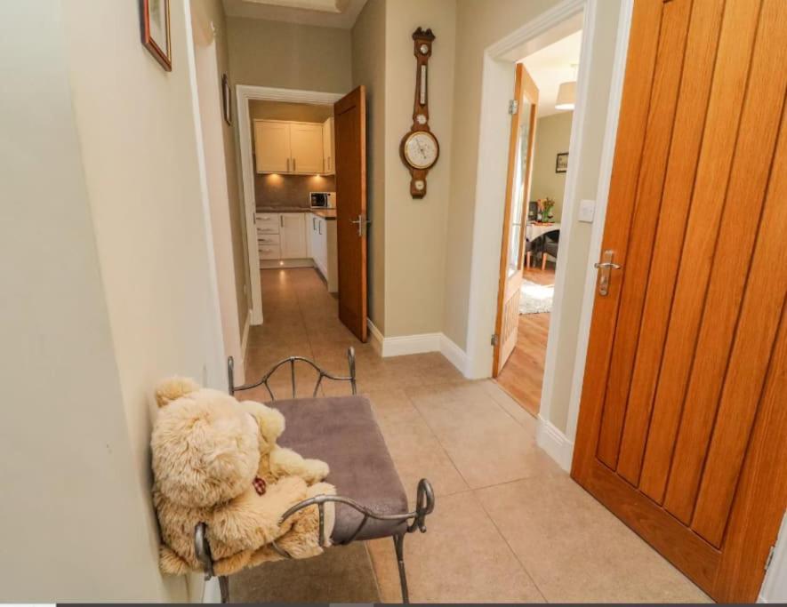 Two Acres- Spacious, Delightful, Pet Free Bungalow Levens ภายนอก รูปภาพ